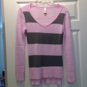 3/$20🐱Pink and grey striped sweater
